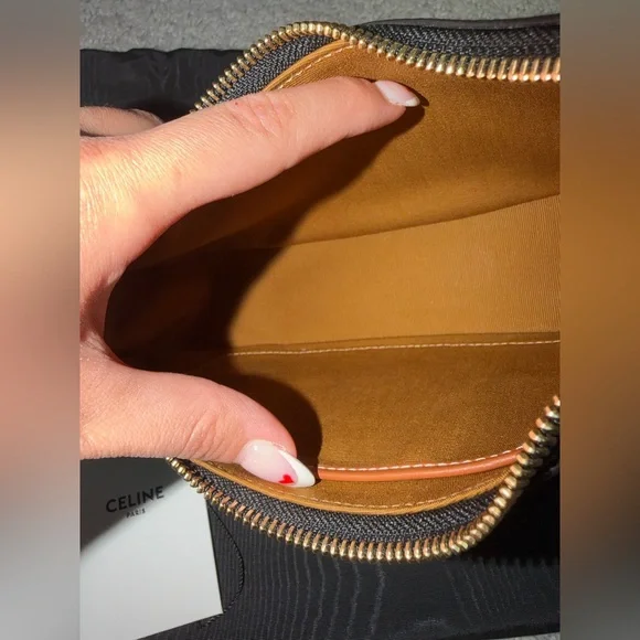 Celine Ava Triomphe Canvas & Calfskin Shoulder Bag! - Picture 7 of 7